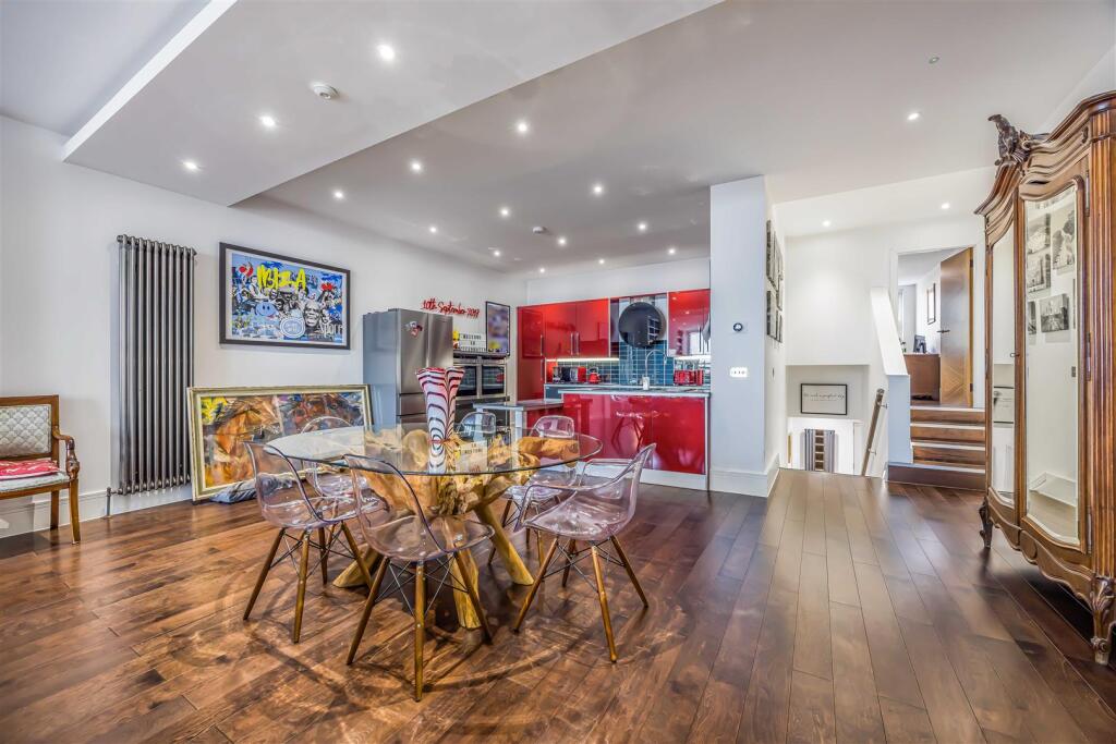 Apartment B, Clearwater Apartments, South Parade, 