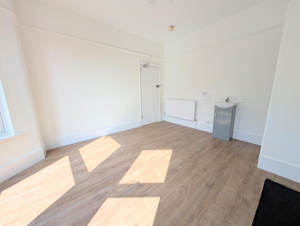 Bedroom  / Living Room