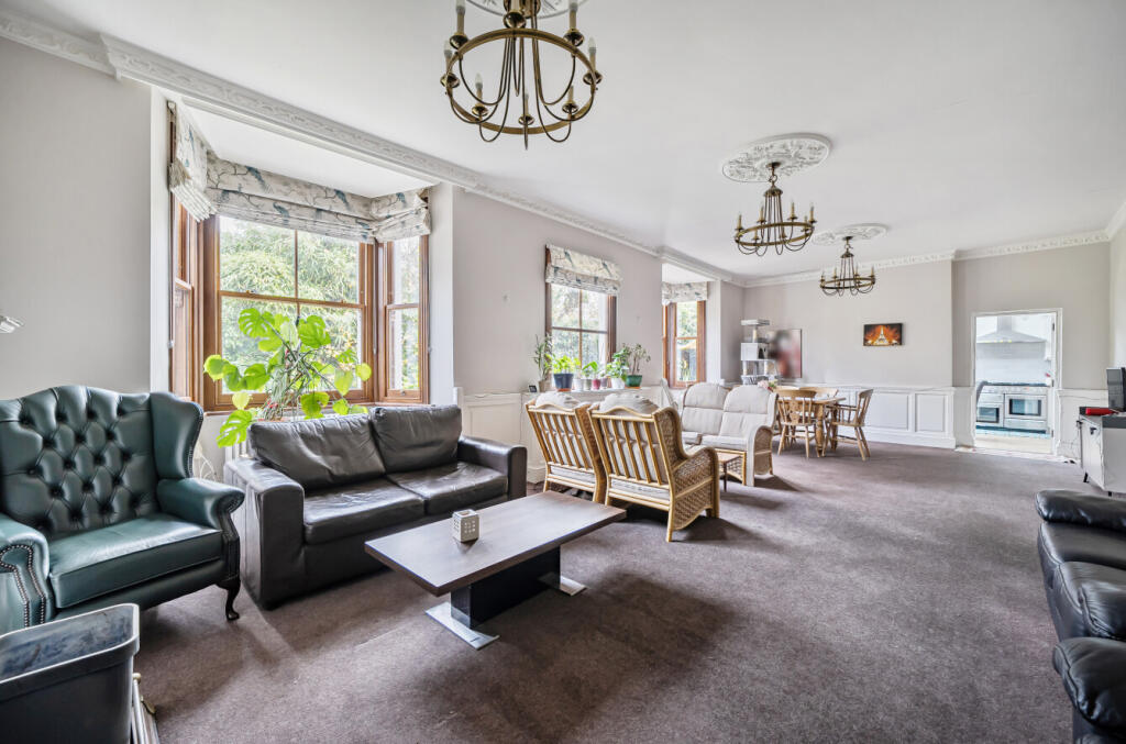 1374670-23-690e23...