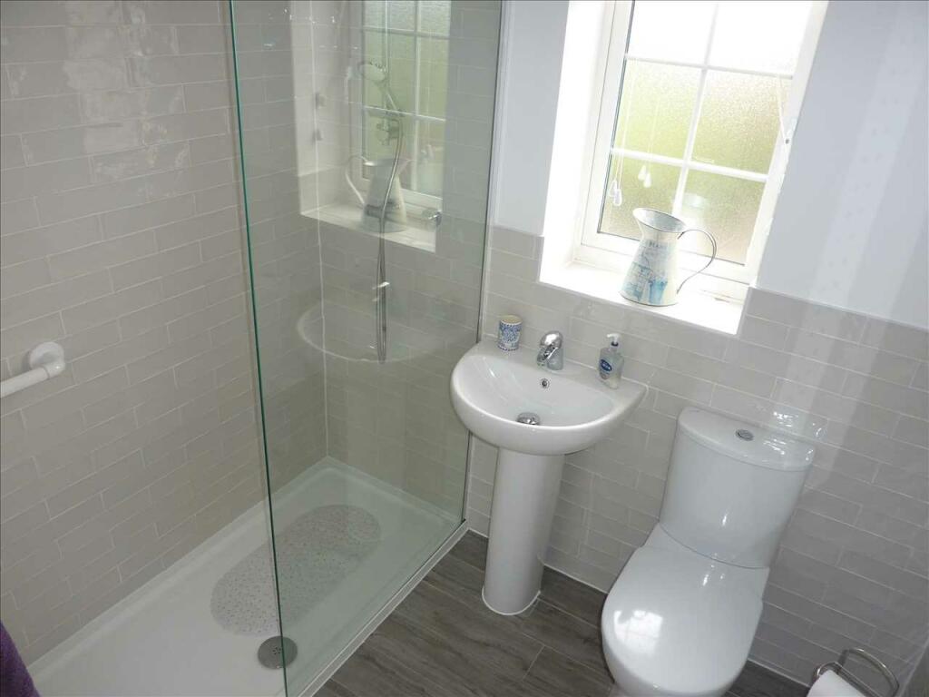 SHOWER ROOM