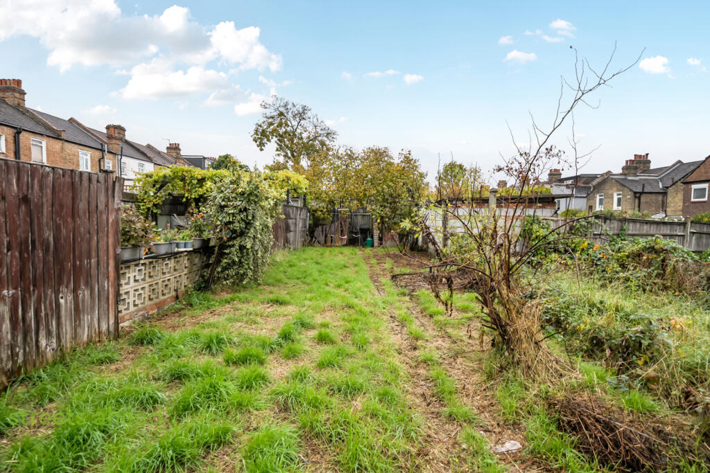 19593372-33c9-4c6...