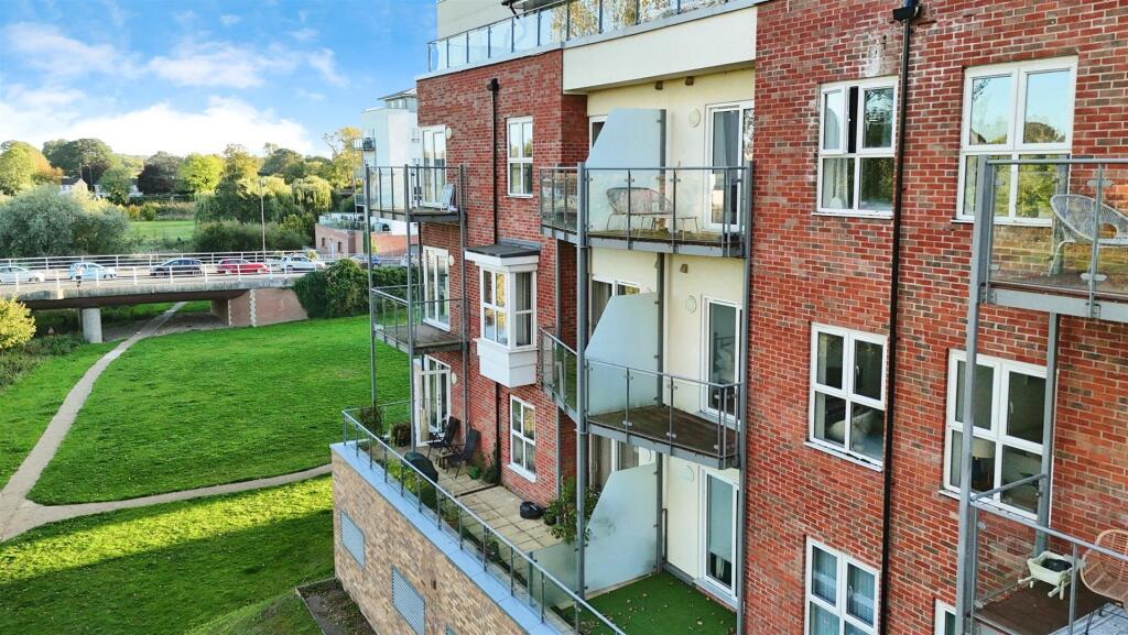 8e5e3058--42B1-99C7-32770D35E772-53307-0000186DF36