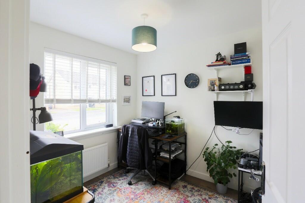 Bedroom 5/Office 