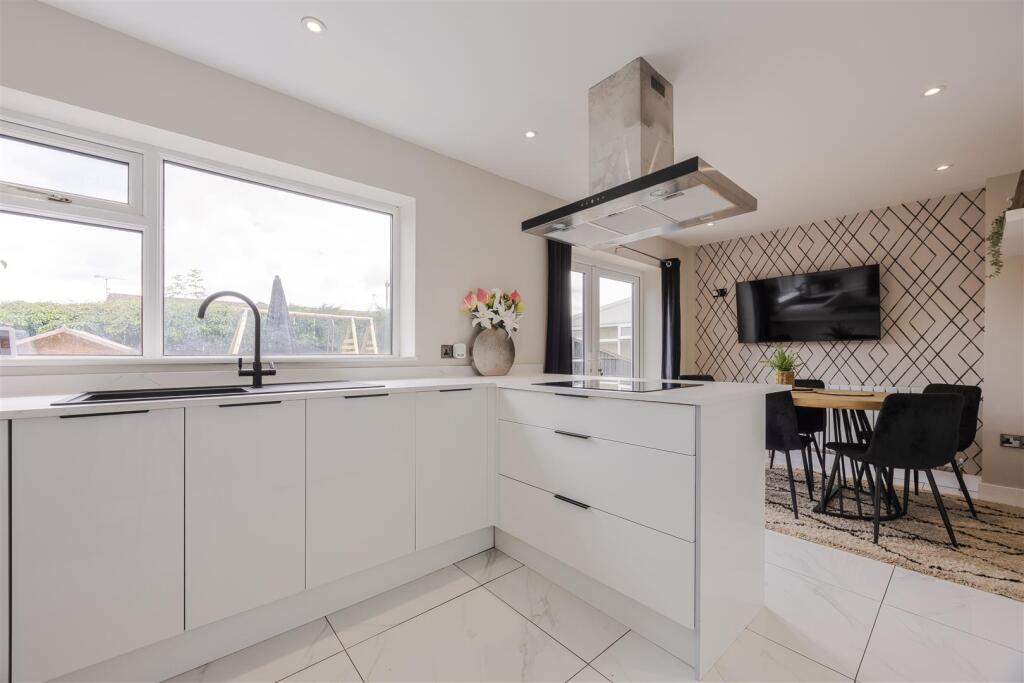 Kitchen diner