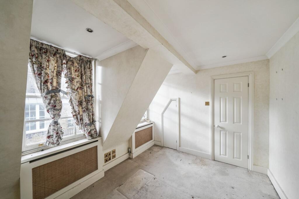 17 Yeomans Row, Kensington, London SW3 2AL