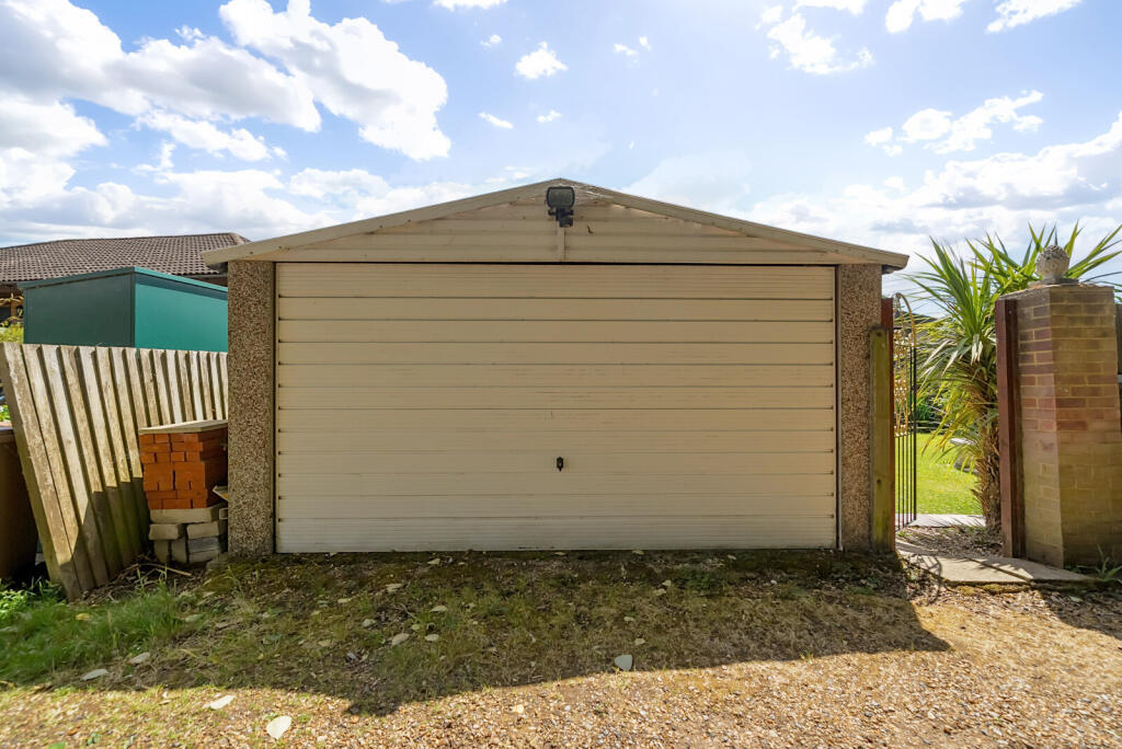 1302278-15-683b18...