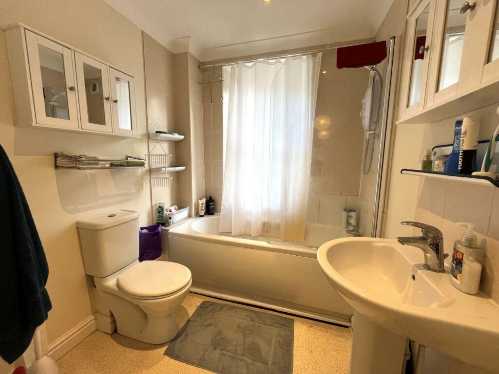 Bathroom.JPG