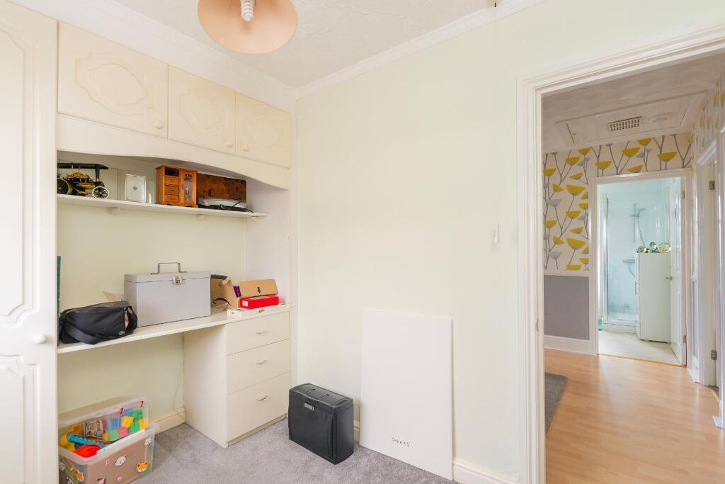 8H3RBD - Bedroom A.jpg