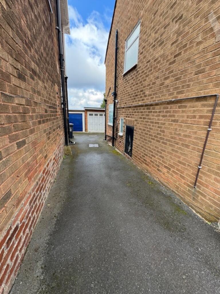 50 Walford Drive Side access