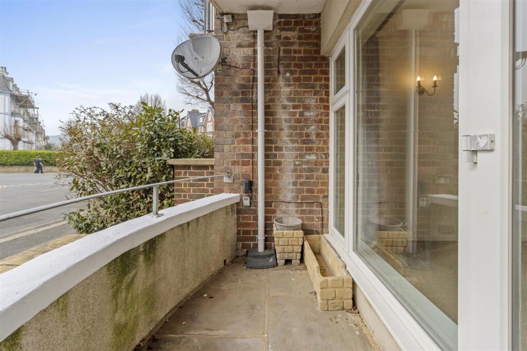 front terrace #2.jpg