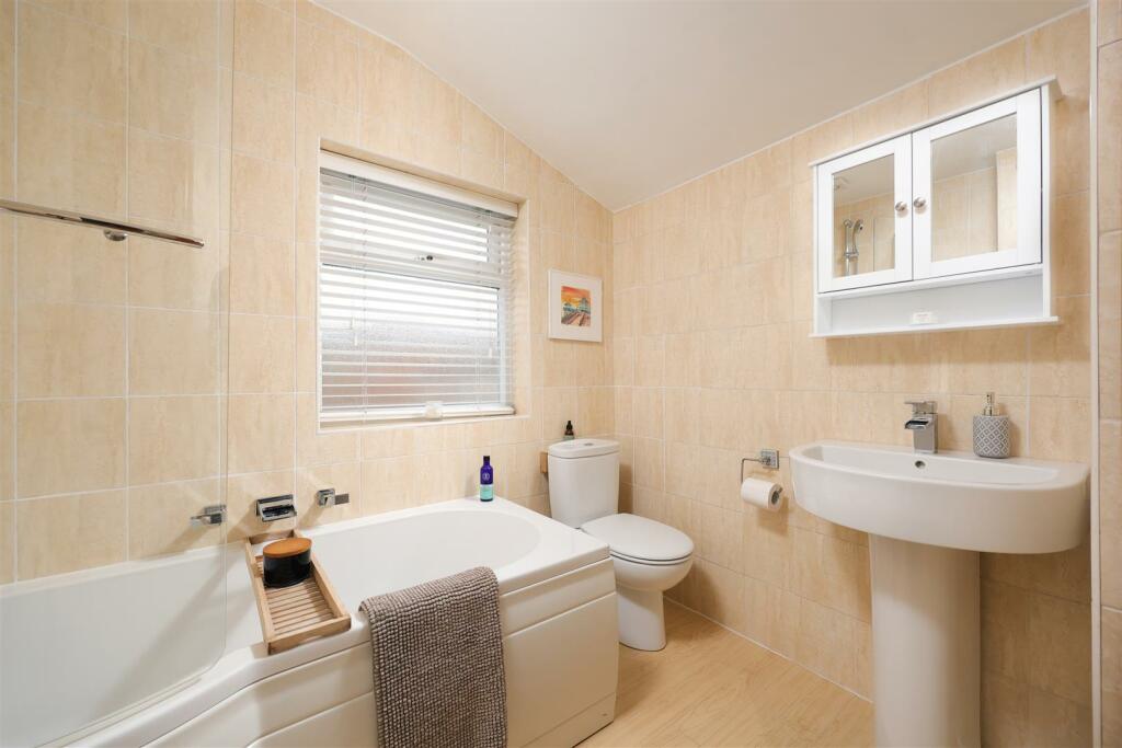 38 Byron Street 6.JPG