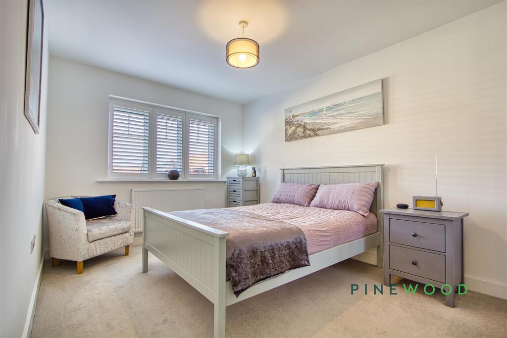 BEDROOM 2