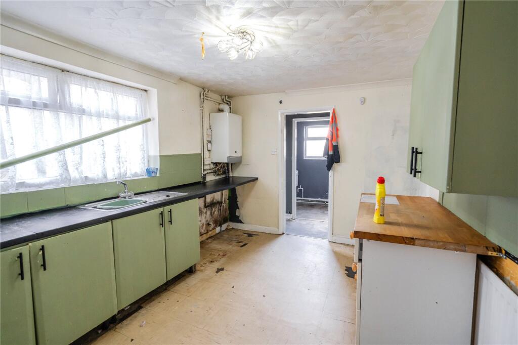 Kitchen (2)