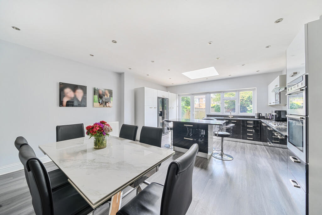 1299605-14-683742...