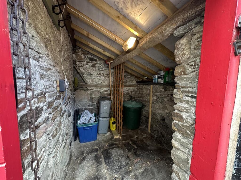 Store Building Internal