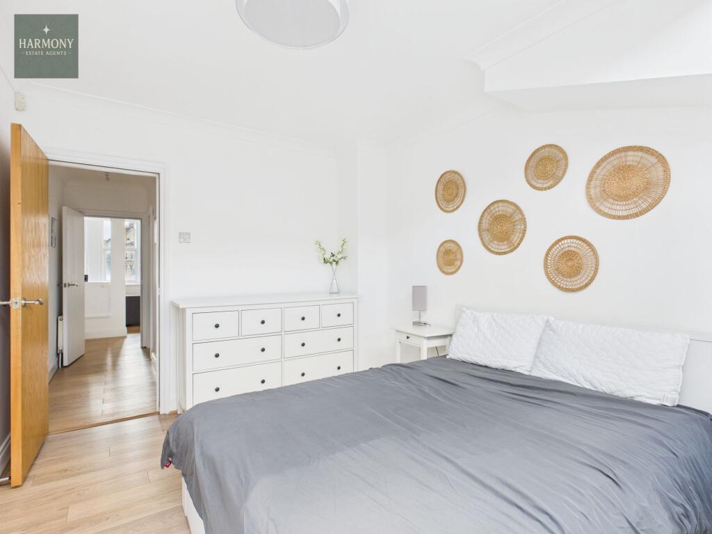 Main Bedroom (2)