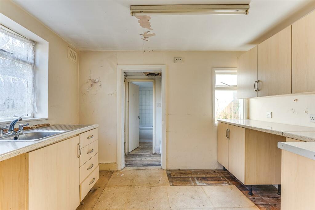 56 Moselles Road-5.jpg