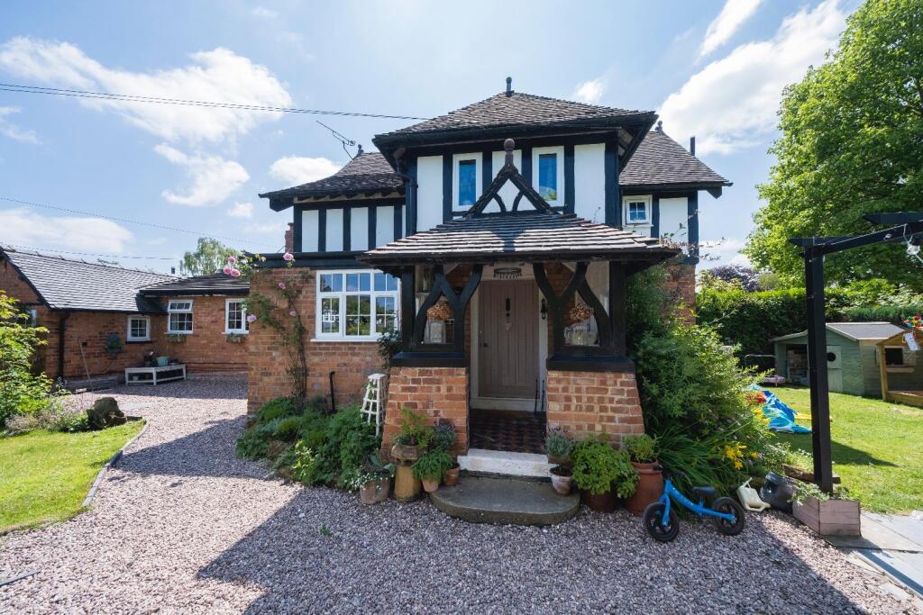 3 Manor Cottages-036.JPG