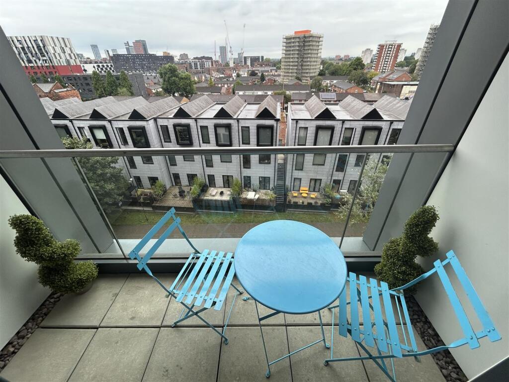 Balcony (2).jpeg