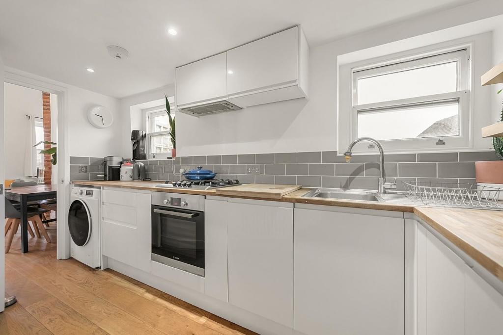 Kitchen (2).jpg