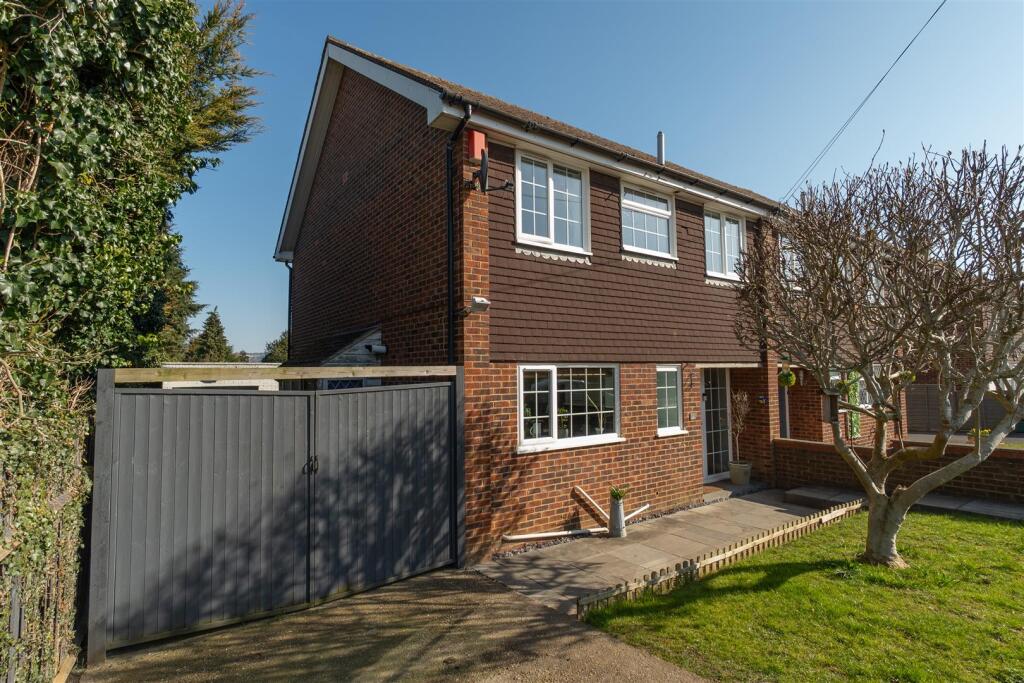 Elm Walk Greenacres5.jpg