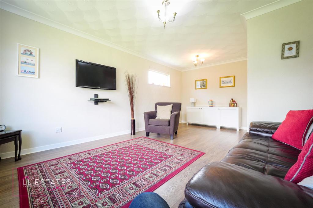 4 Lowther Close-37.jpg