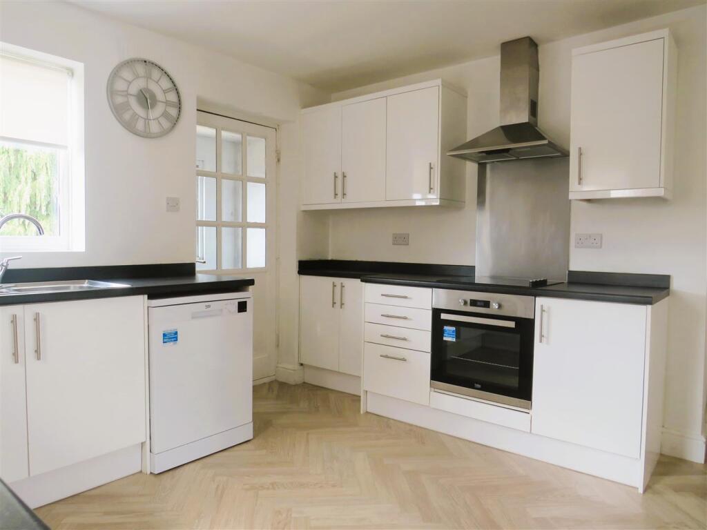 Kitchen / Utility