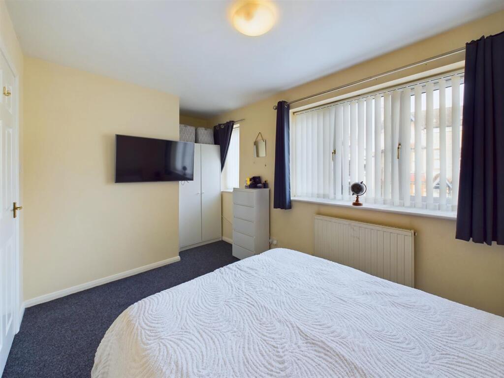 Bedroom: