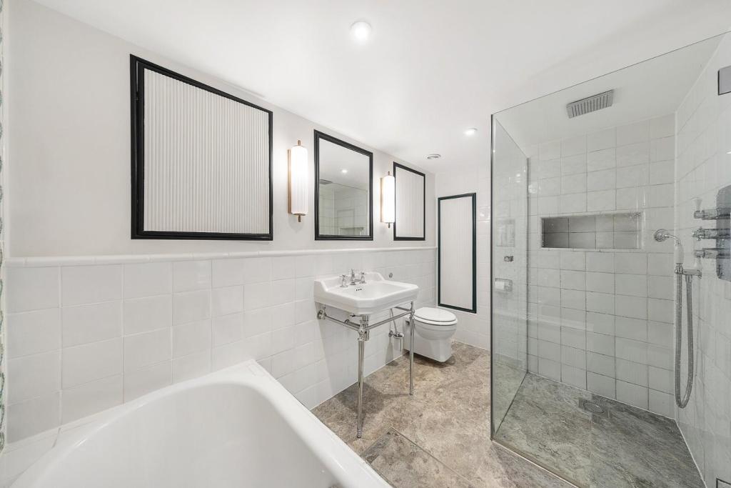 Principal En-Suite.jpg