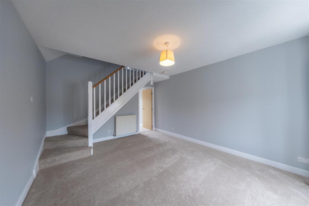 38 Foxhill Close-008.jpg