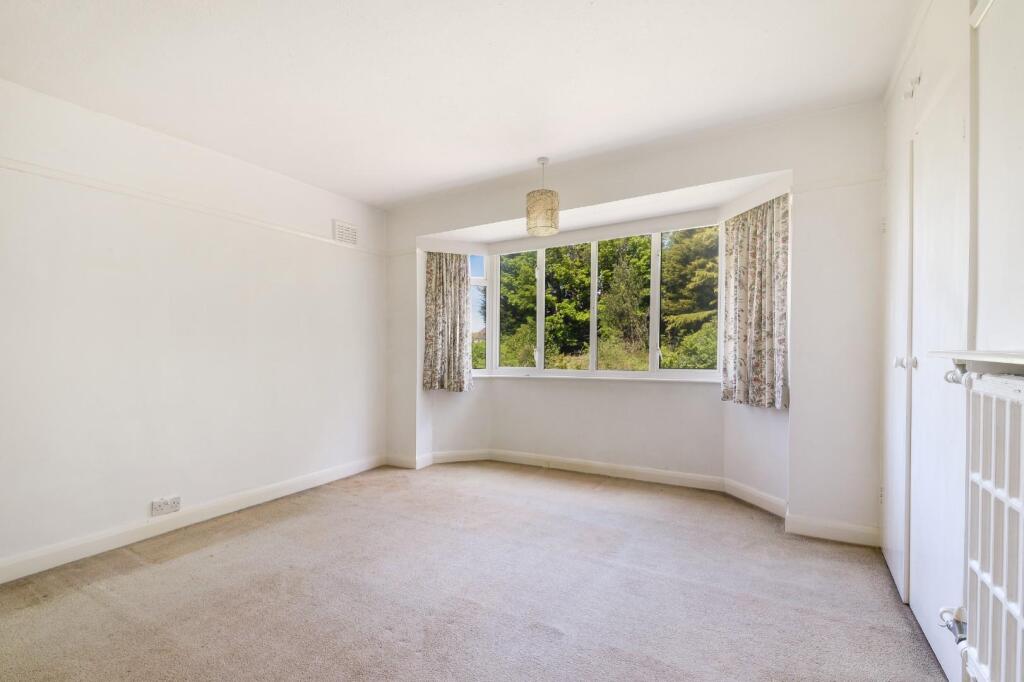 PEMBROKE CLOSE (11).jpg