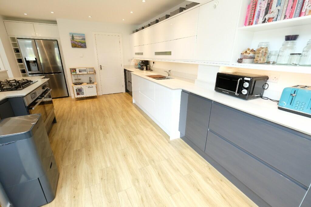 OPEN PLAN ROOM