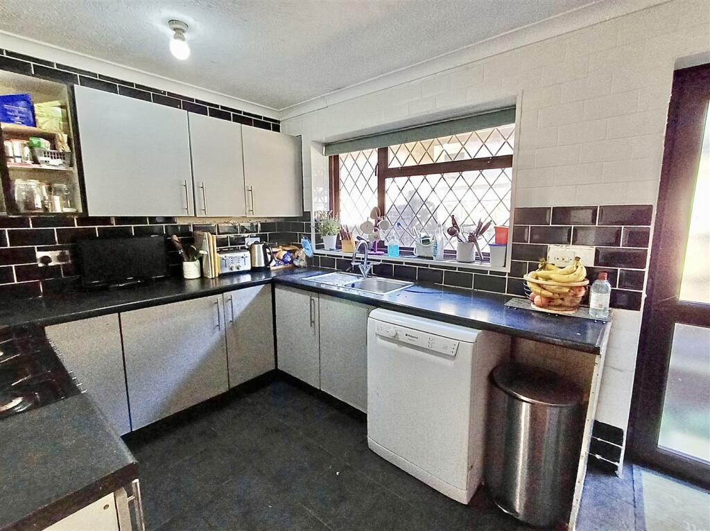 Fitted Kitchen