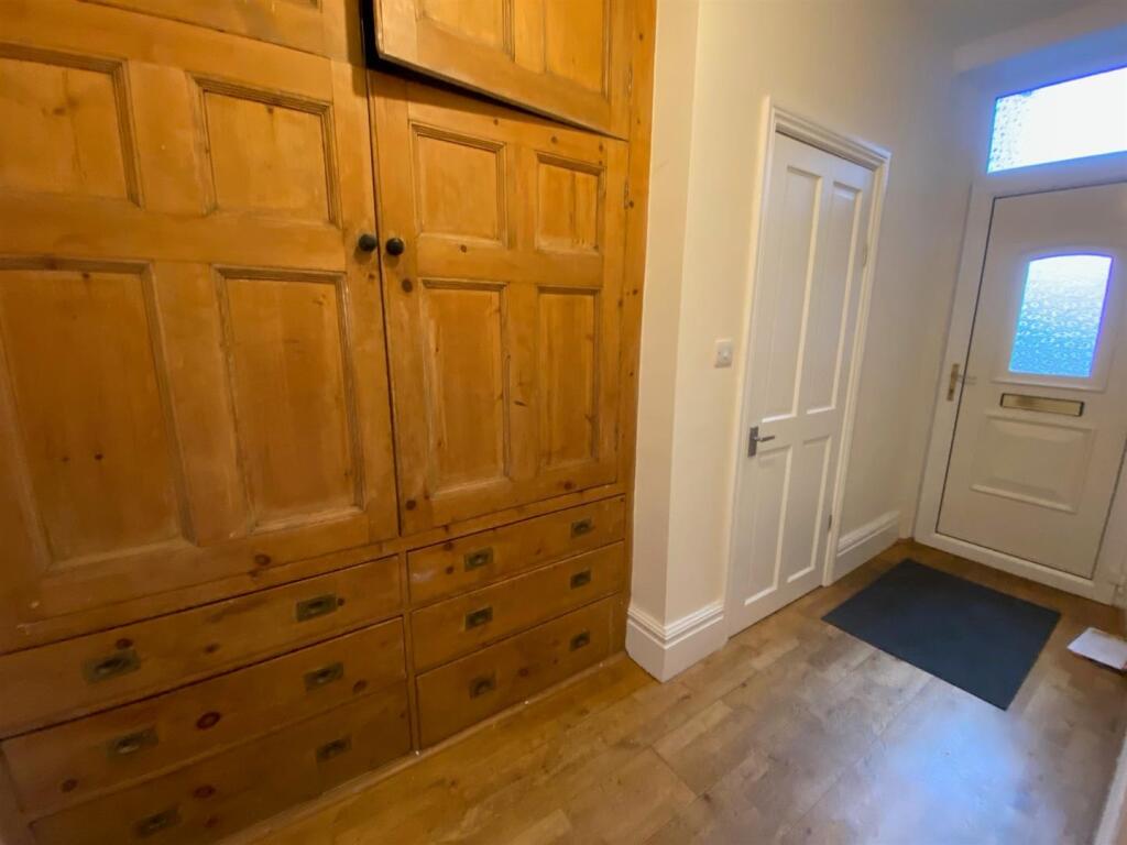 HALLWAY.jpg