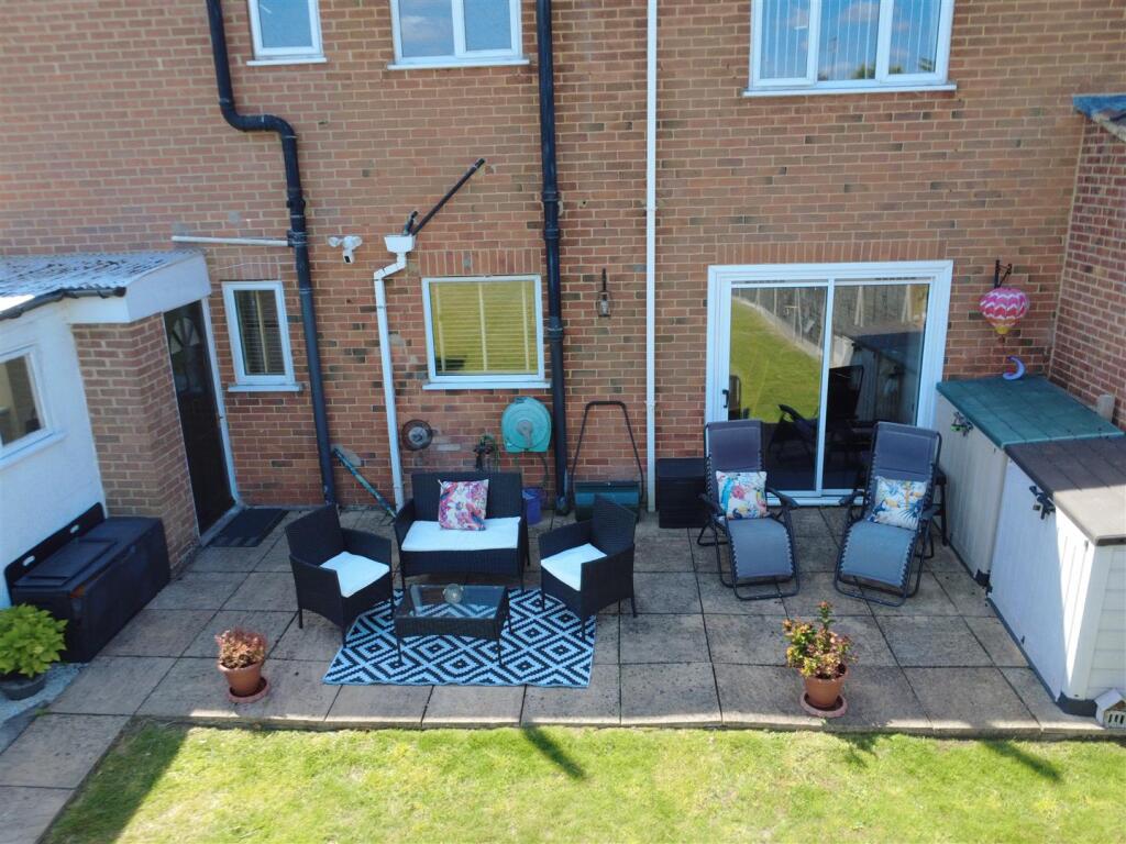 Rear Patio 1.JPG