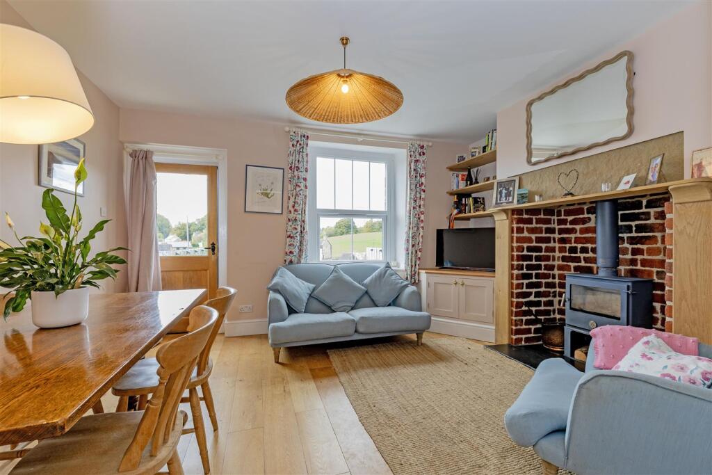 Reception Room-1.jpg