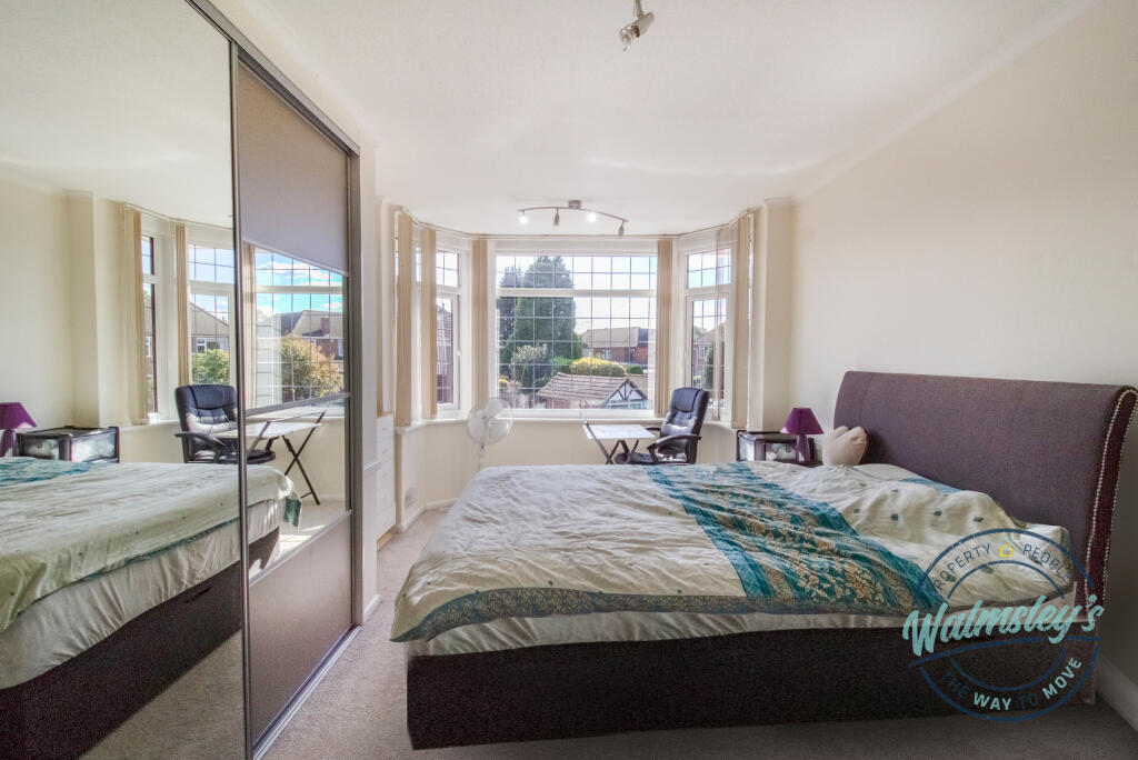 1 Double bedroom to front_