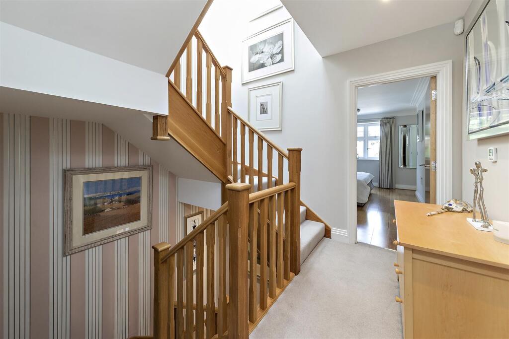 6-Coplestone-Chase-Cranley-Road-Guildford-GU1-2JW-