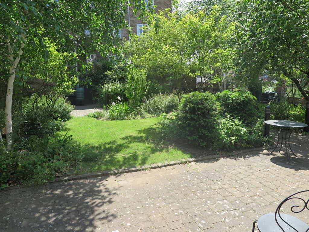 Communal Garden1.JPG