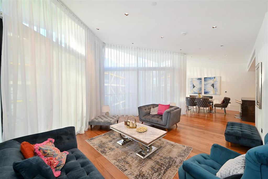 124-4-Riverlight-Quay (6).JPG