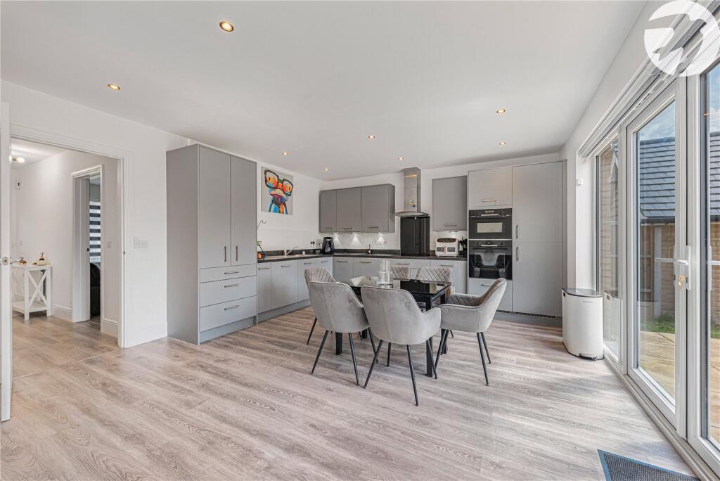 Kitchen/Dining