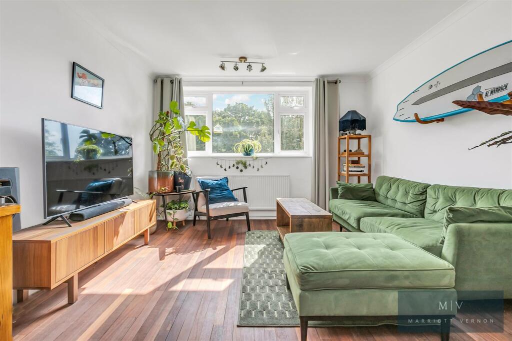 Flat 4 Linkfield Court MV-2.jpg