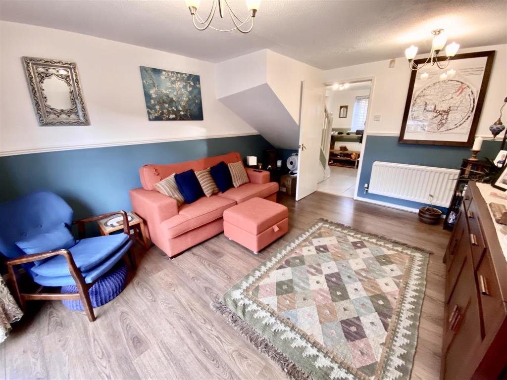 LIVING/DINING ROOM