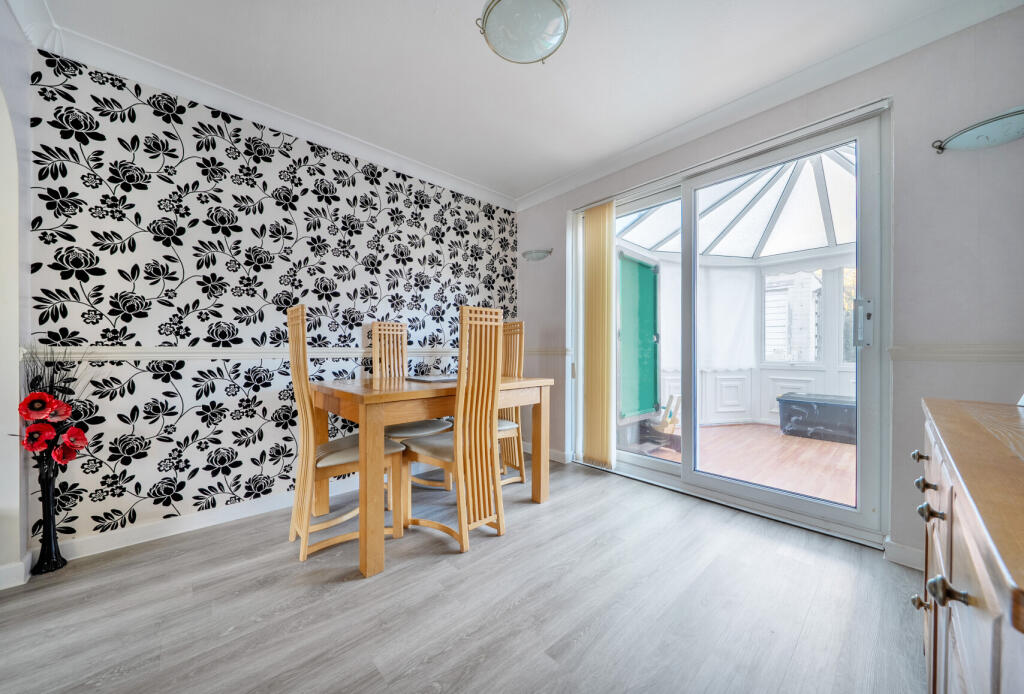 1388995-9-695bc74...