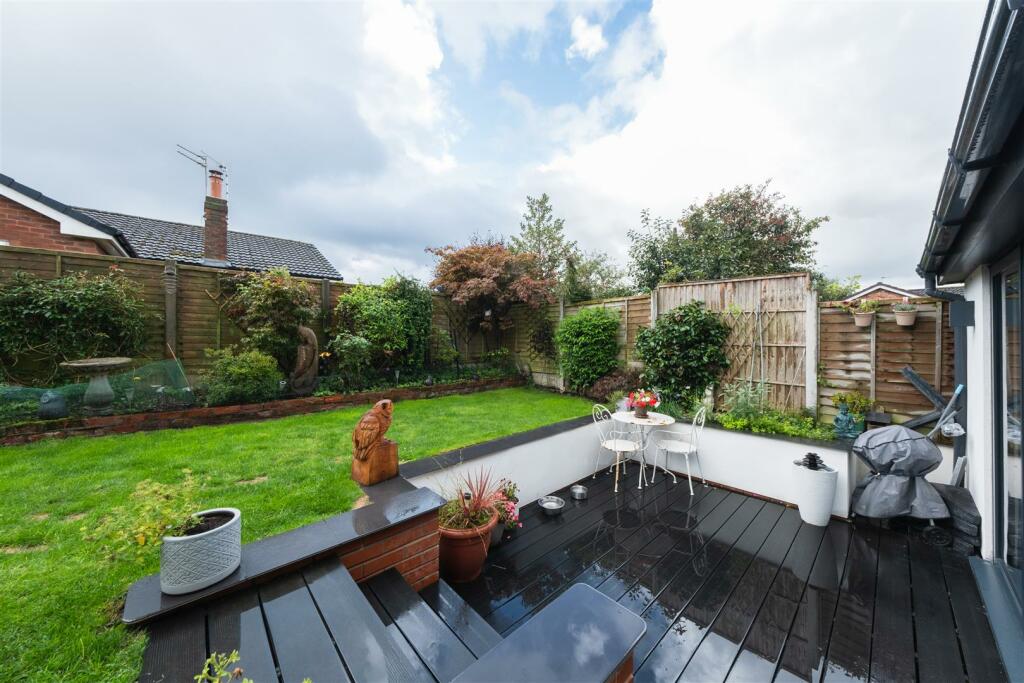 17 Kingfisher Grove-043.jpg