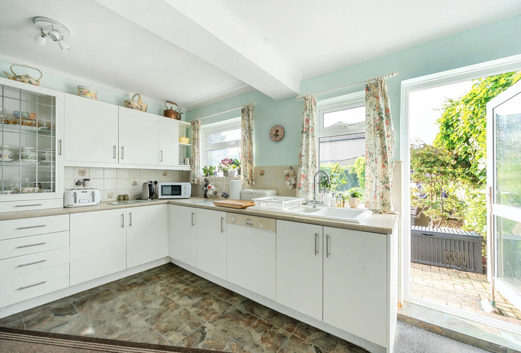 1296614-15-682ce2...