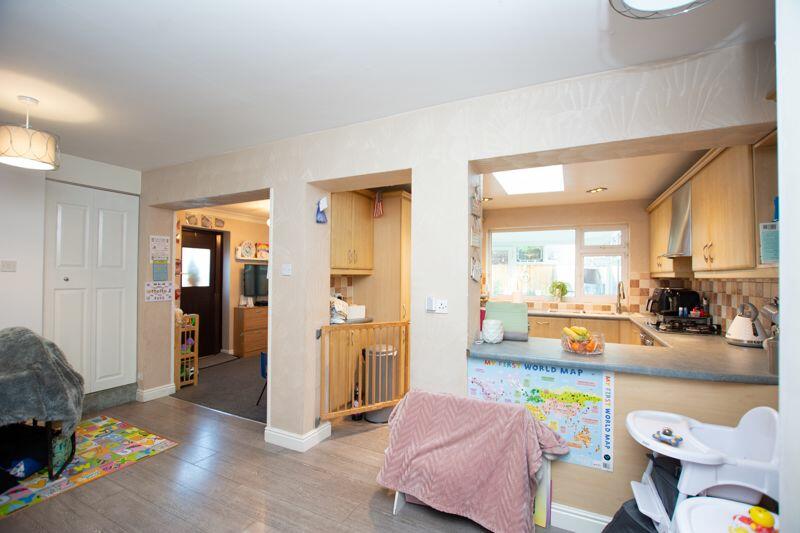 L Shape Dining Area/Reception room