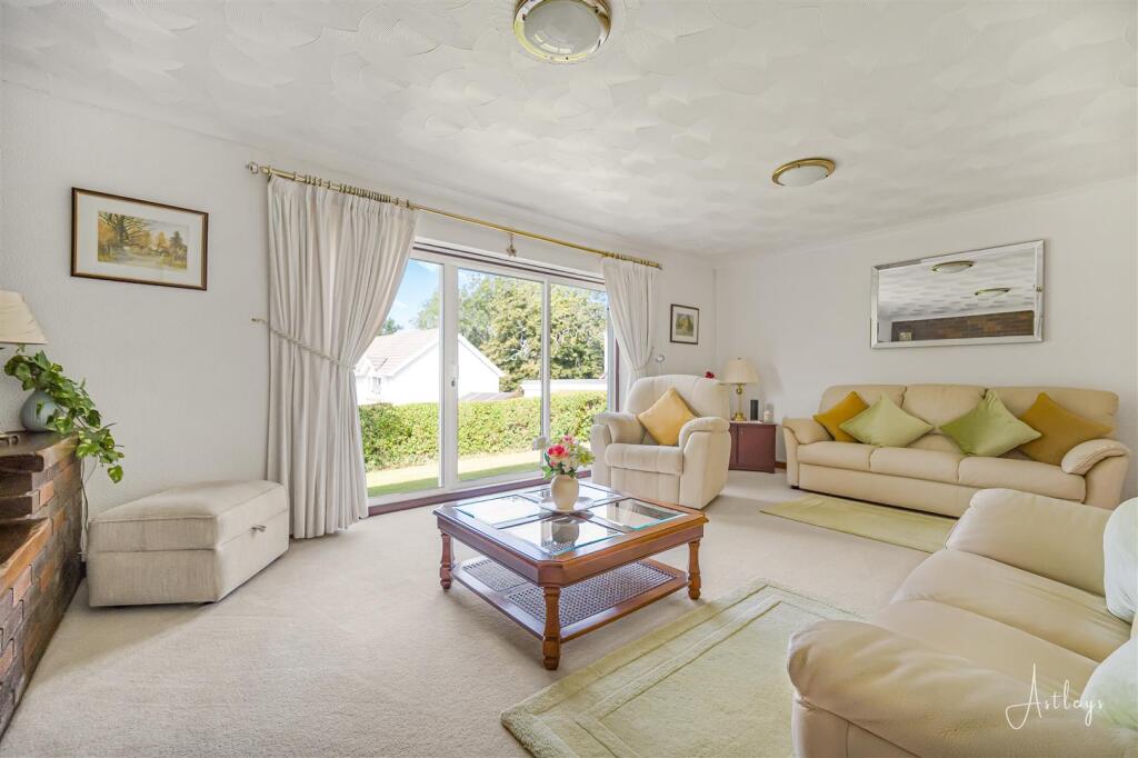 Another Aspect Of The Lounge