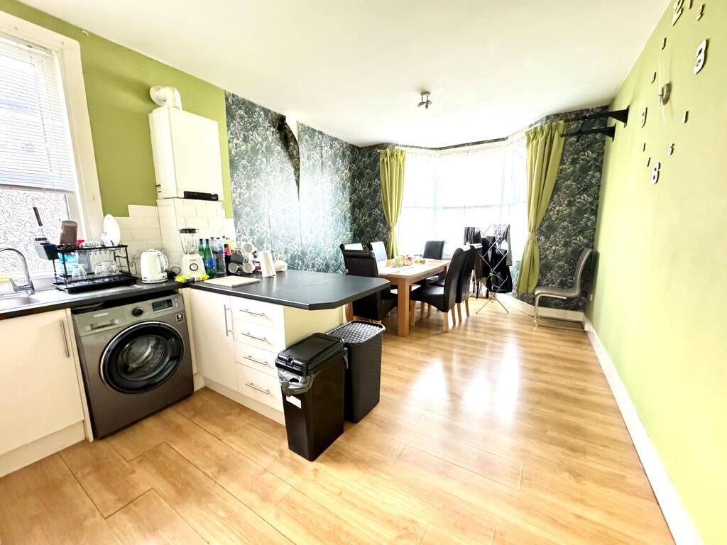 53a Woodgrange dr...