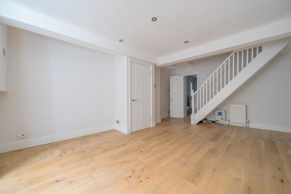 1370670-9-68f25b4...